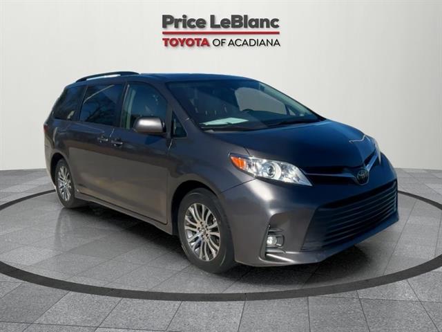 2020 Toyota Sienna XLE
