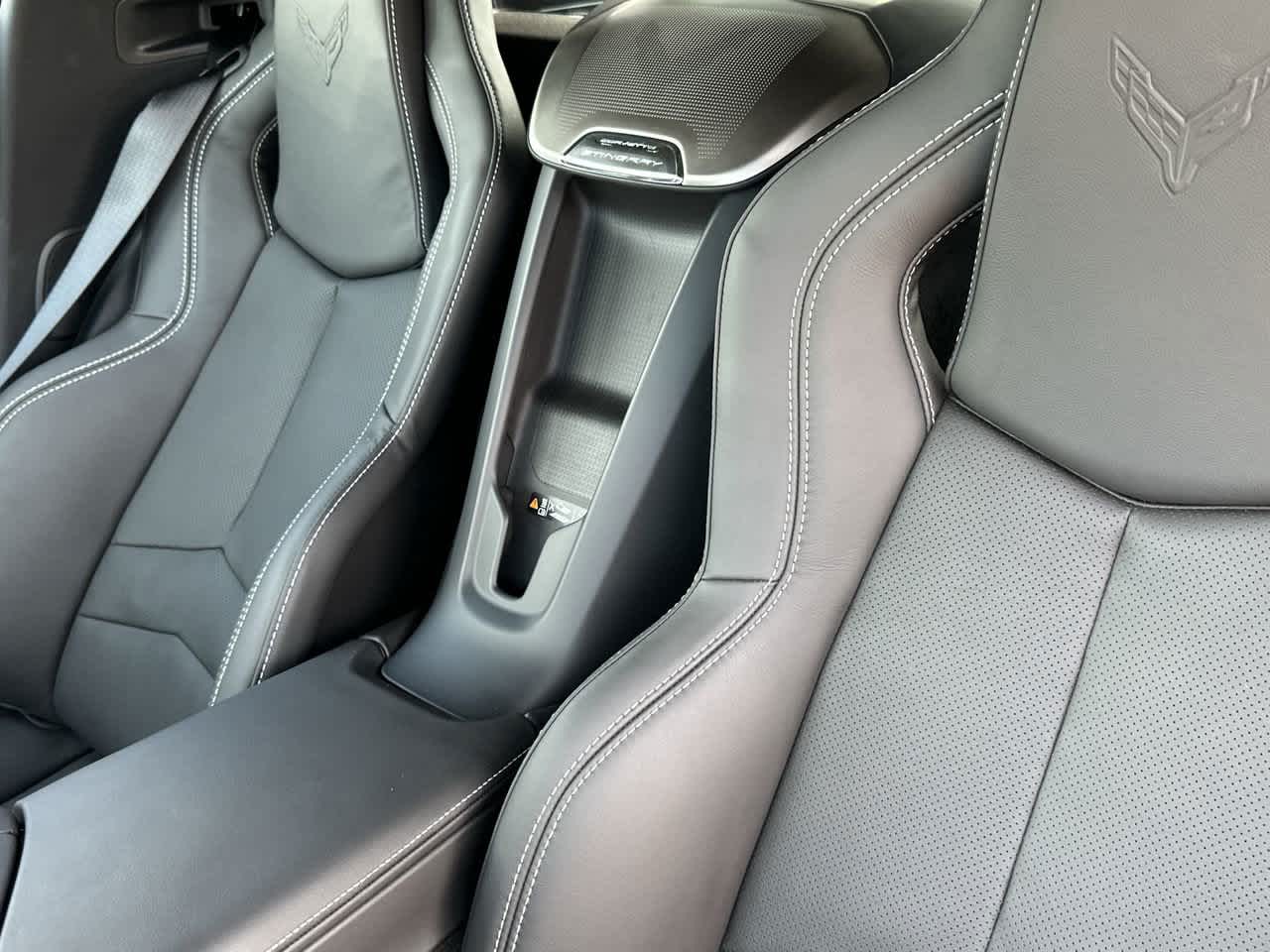 2024 Chevrolet Corvette Stingray 2LT photo 11