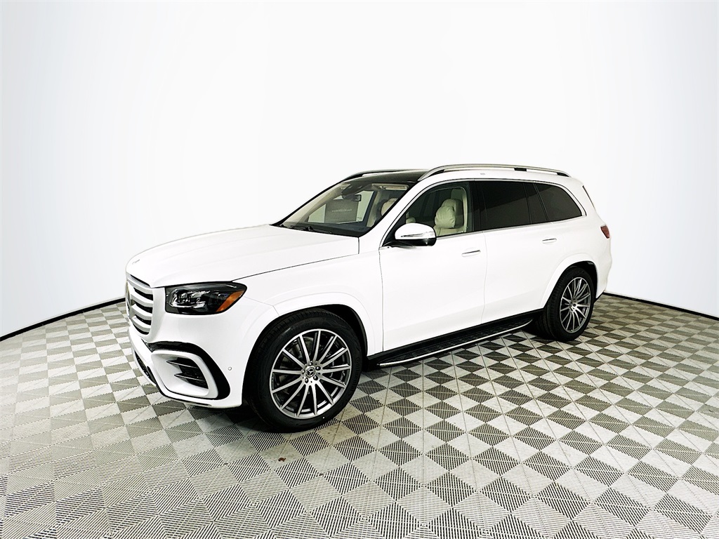 2026 Mercedes Benz GLS 450 4MATIC photo 3