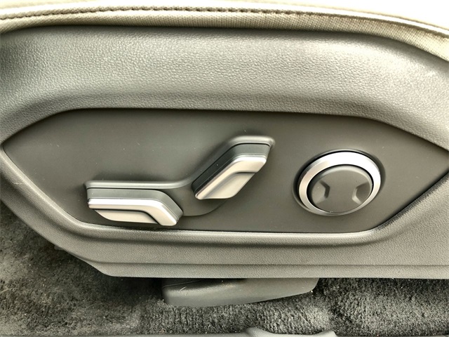 2025 Hyundai Santa Fe SEL photo 4