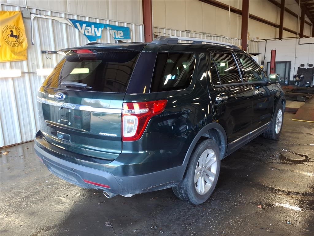 2013 Ford Explorer XLT photo 2