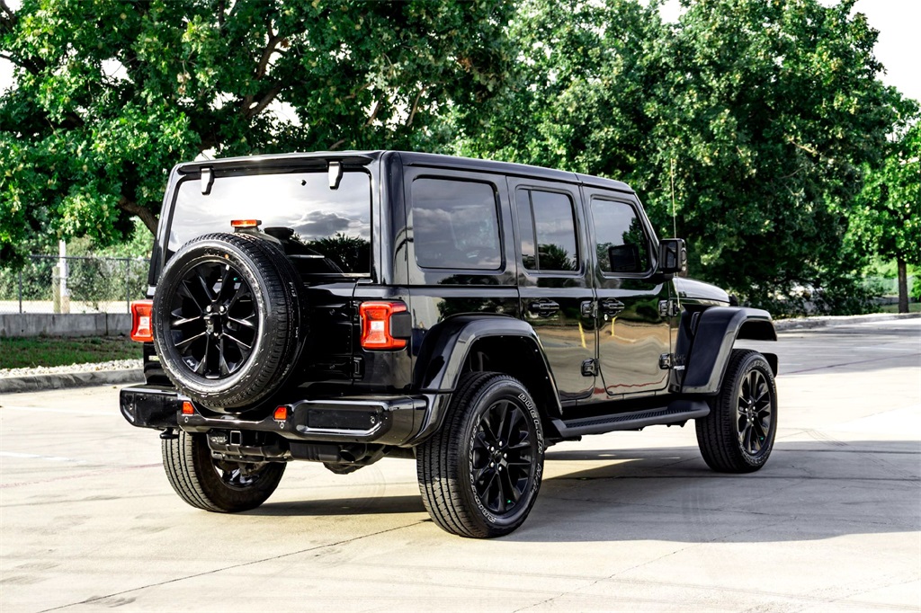 2021 Jeep Wrangler Unlimited Sahara High Altitude photo 4