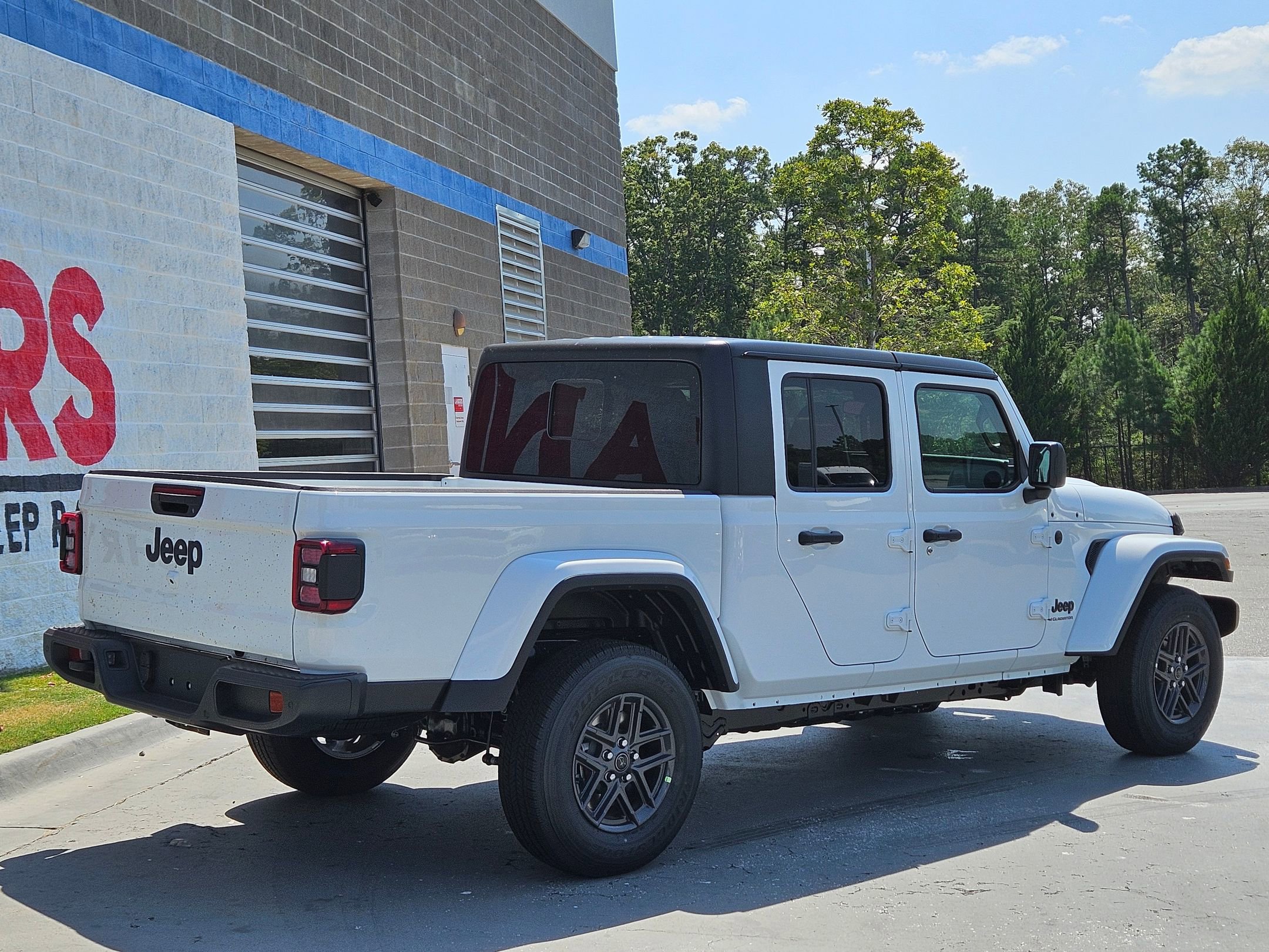 2025 Jeep Gladiator Sport S photo 7
