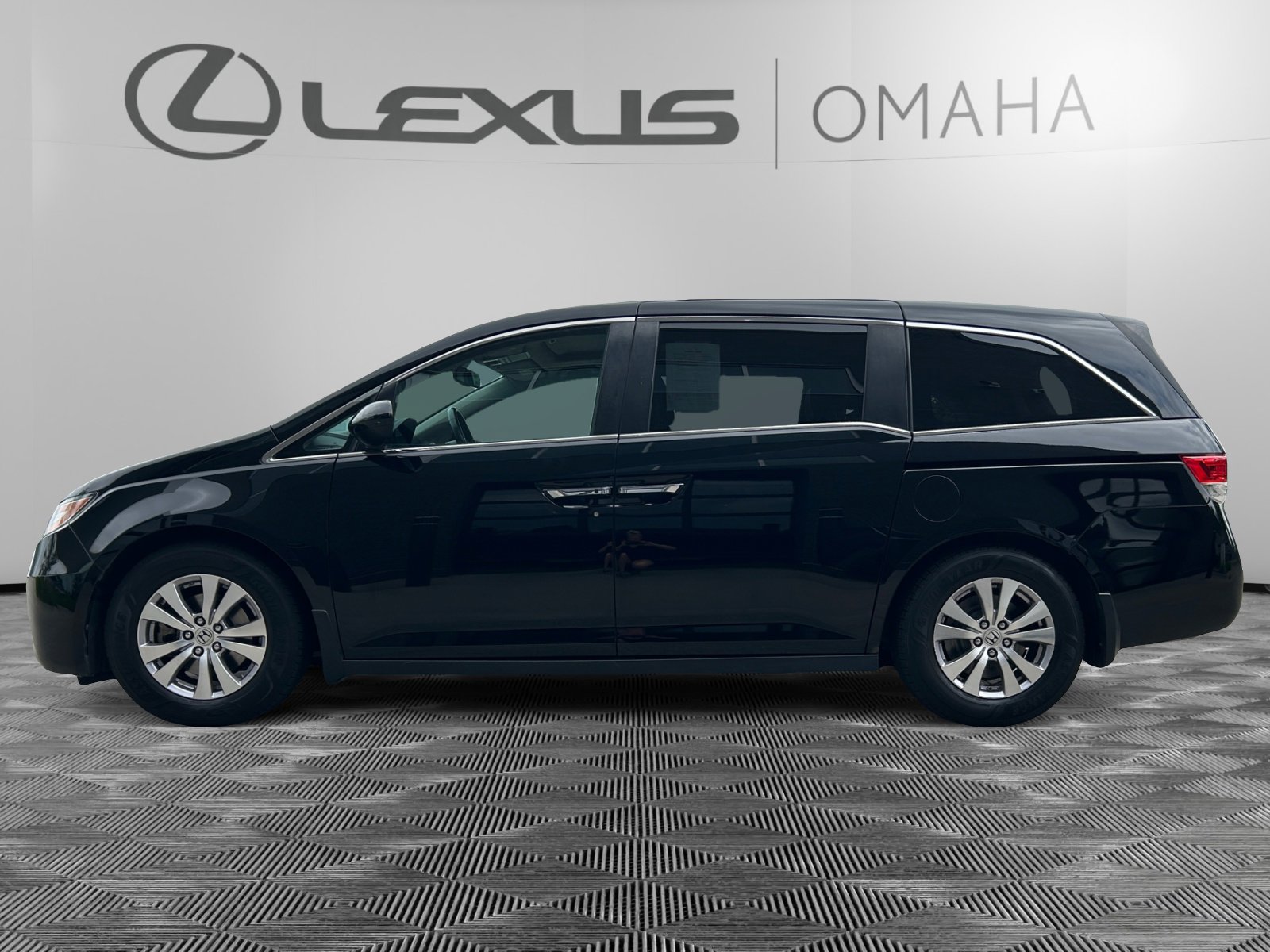 Used 2014 Honda Odyssey EX-L with VIN 5FNRL5H69EB093310 for sale in Omaha, NE