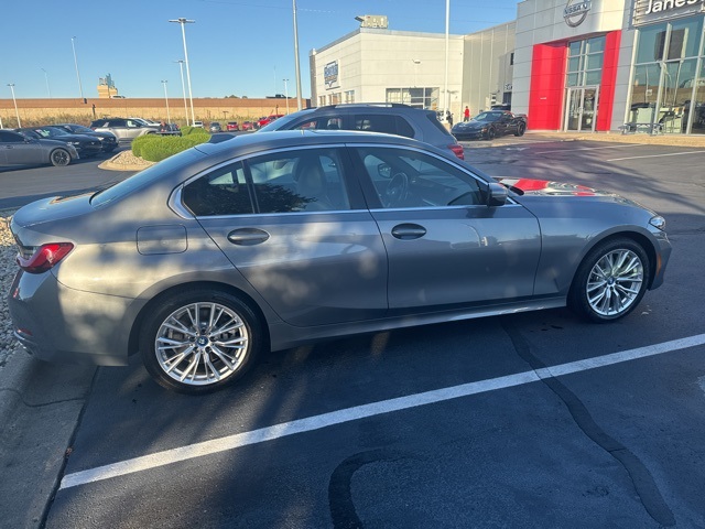 2024 Bmw 330e xDrive photo 2