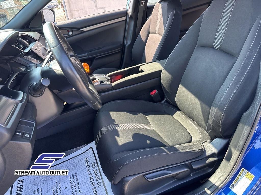 2018 Honda Civic Sport photo 14