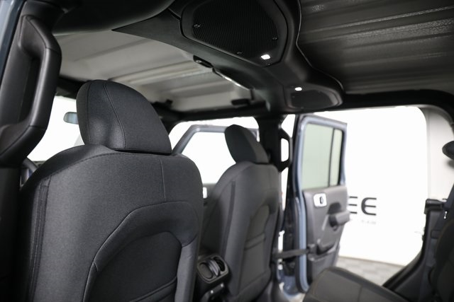 2025 Jeep Gladiator photo 20