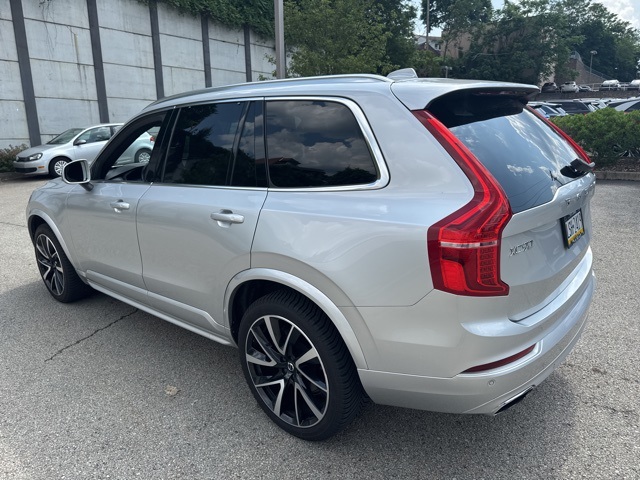 2020 Volvo XC90 T6 Momentum photo 4