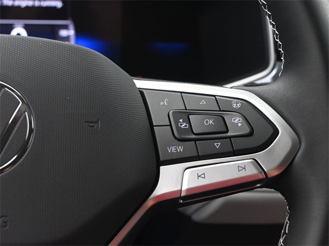 2025 Volkswagen Taos SE photo 20