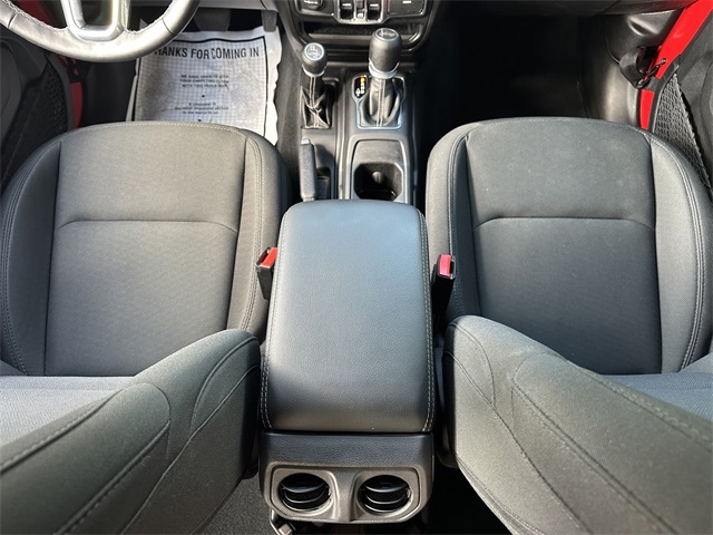2022 Jeep Wrangler Unlimited Sahara photo 18