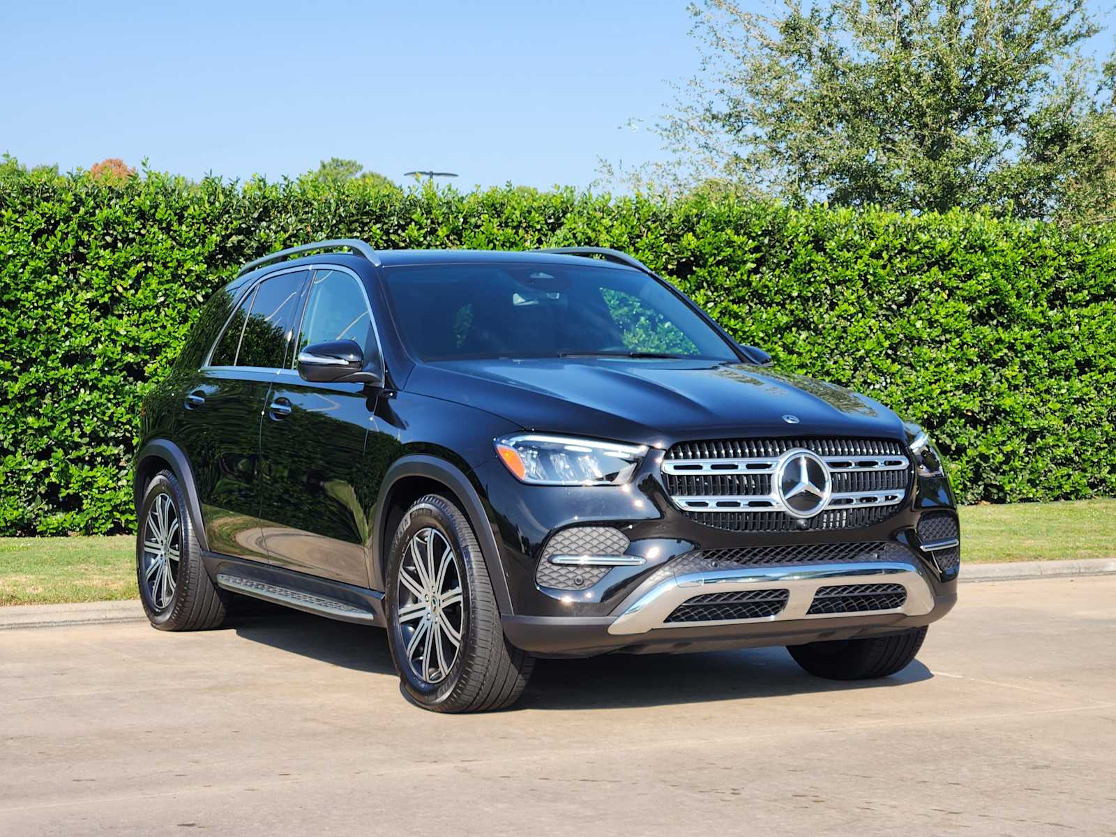 2025 Mercedes Benz GLE 450 4MATIC photo 3