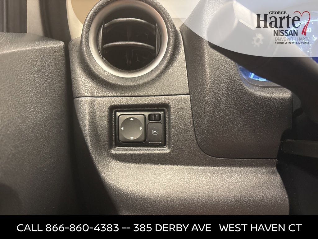 2015 Nissan Versa Note SV photo 13