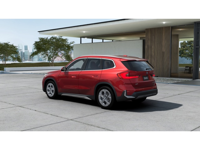 BMW X1　xDrive28i バーミリオンレッド The 2018 BMW X1 xDrive28 Review and Test Drive