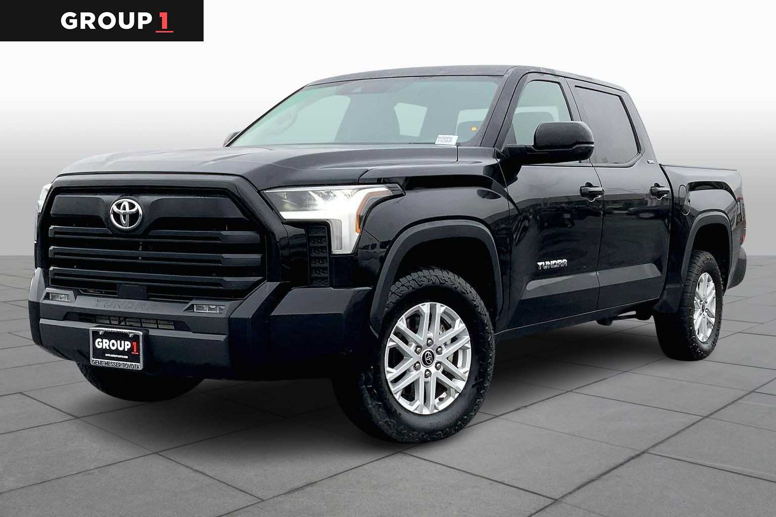 2022 Toyota Tundra SR5's photo