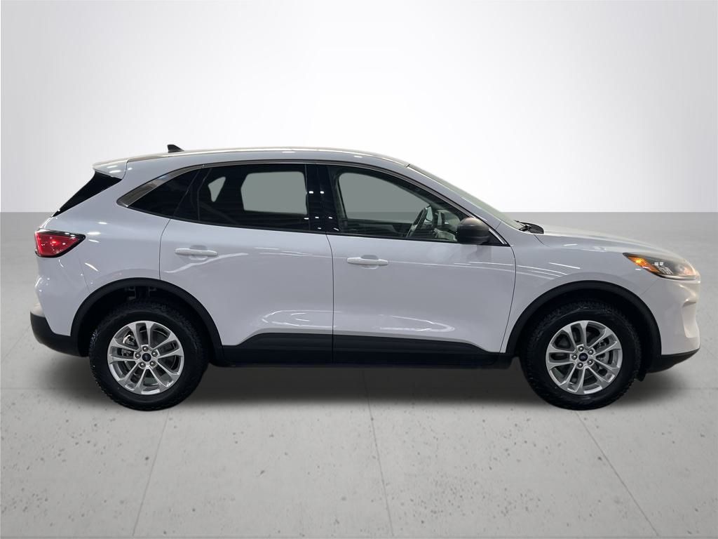 2022 Ford Escape Hybrid SE photo 4