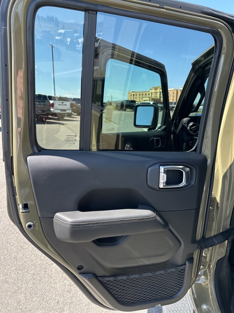 2025 Jeep Gladiator Sport photo 23