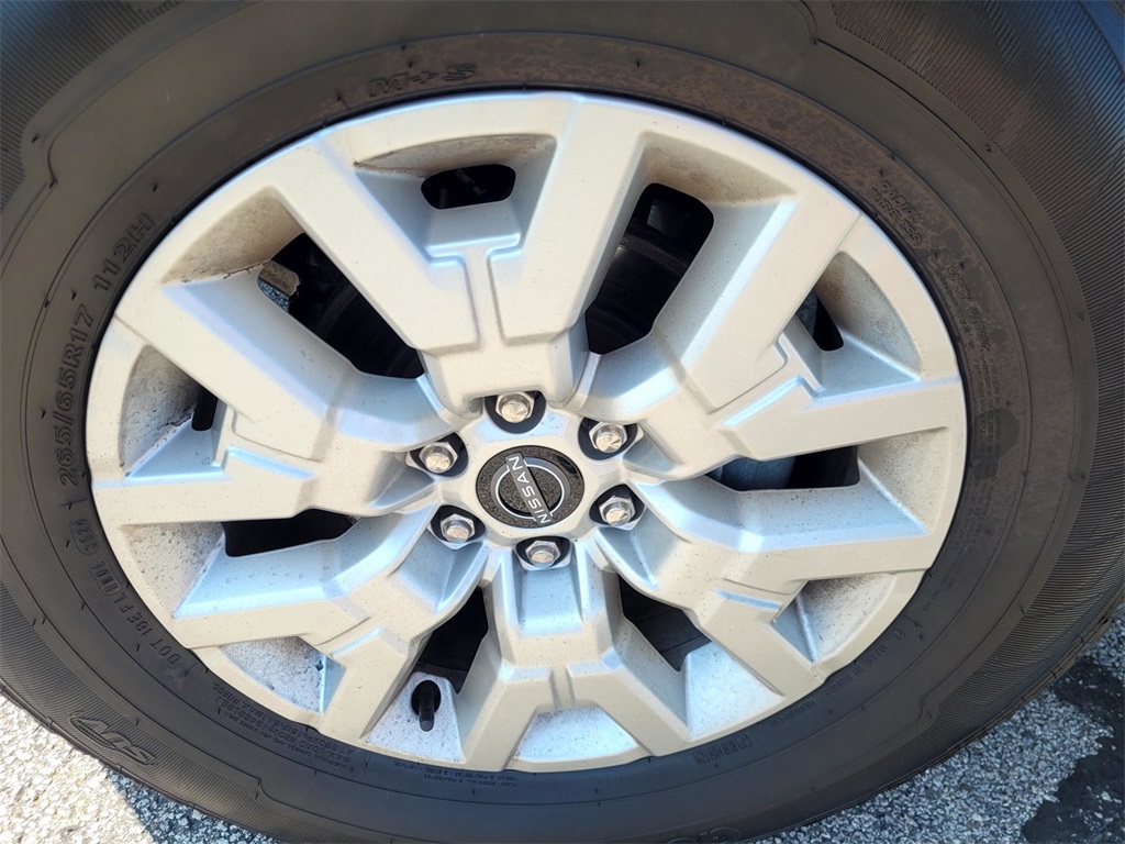2023 Nissan Frontier SV photo 12
