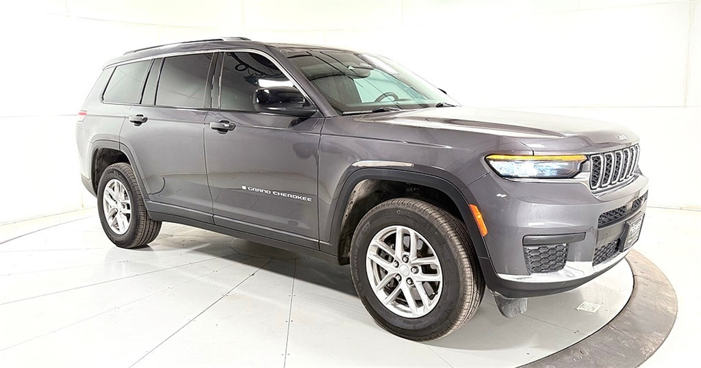 2024 Jeep Grand Cherokee L Laredo's photo