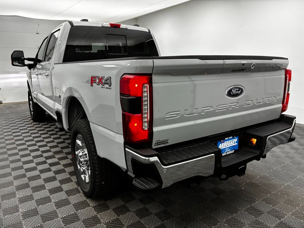 2026 Ford F-350 Lariat photo 15