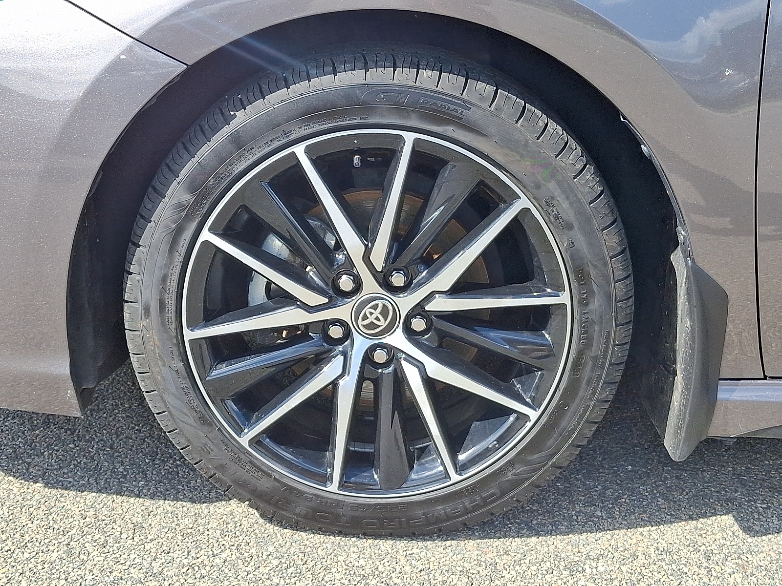 2023 Toyota Camry SE photo 9
