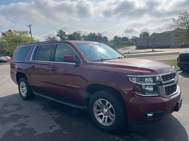 2016 Chevrolet Suburban LT photo 5