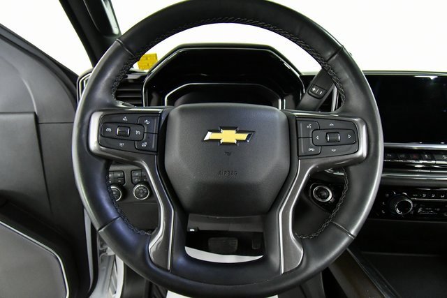 2024 Chevrolet Silverado 3500HD High Country photo 2