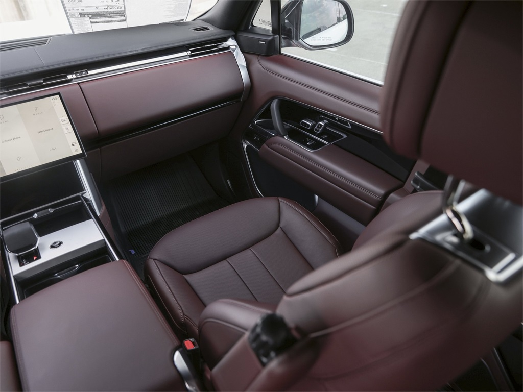 2025 Land Rover Range Rover SE photo 27