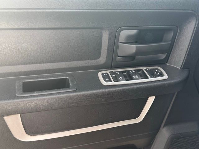 2016 Ram 1500 Express photo 11