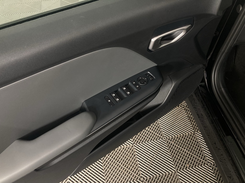 2025 Kia K4 LXS photo 3