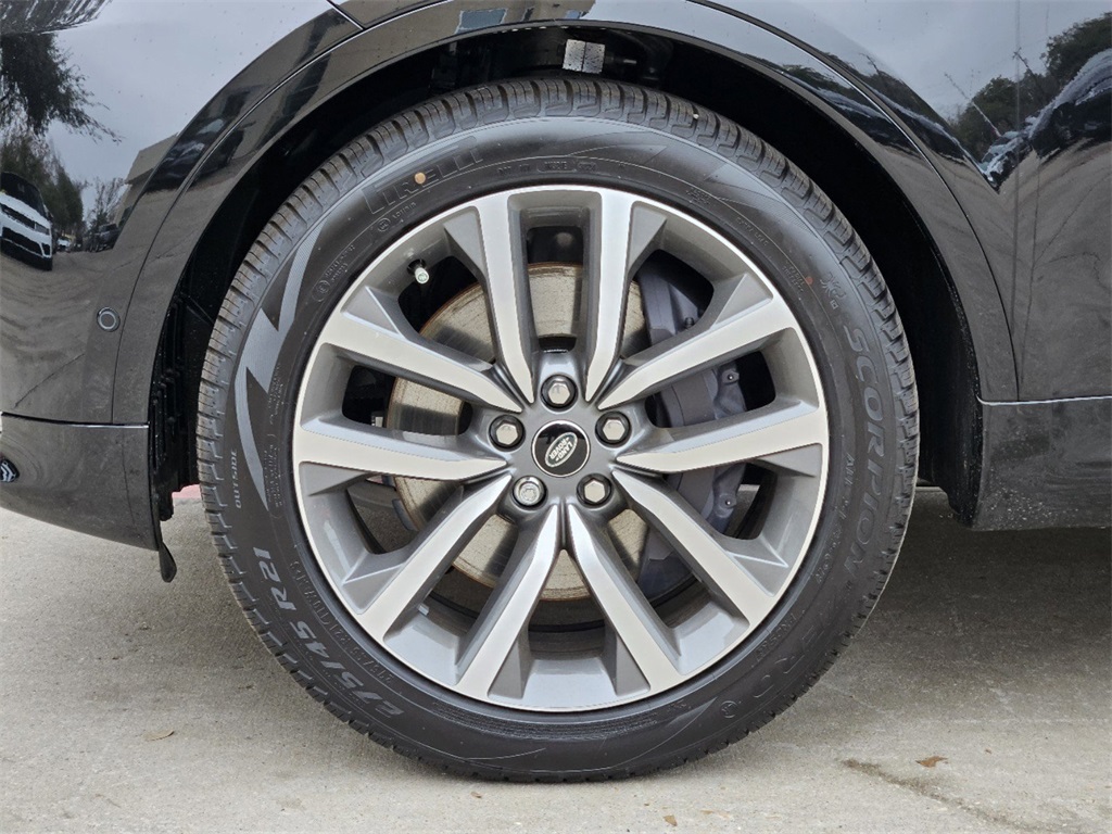 2025 Land Rover Discovery SE photo 10