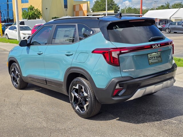 2025 Kia Seltos S photo 2
