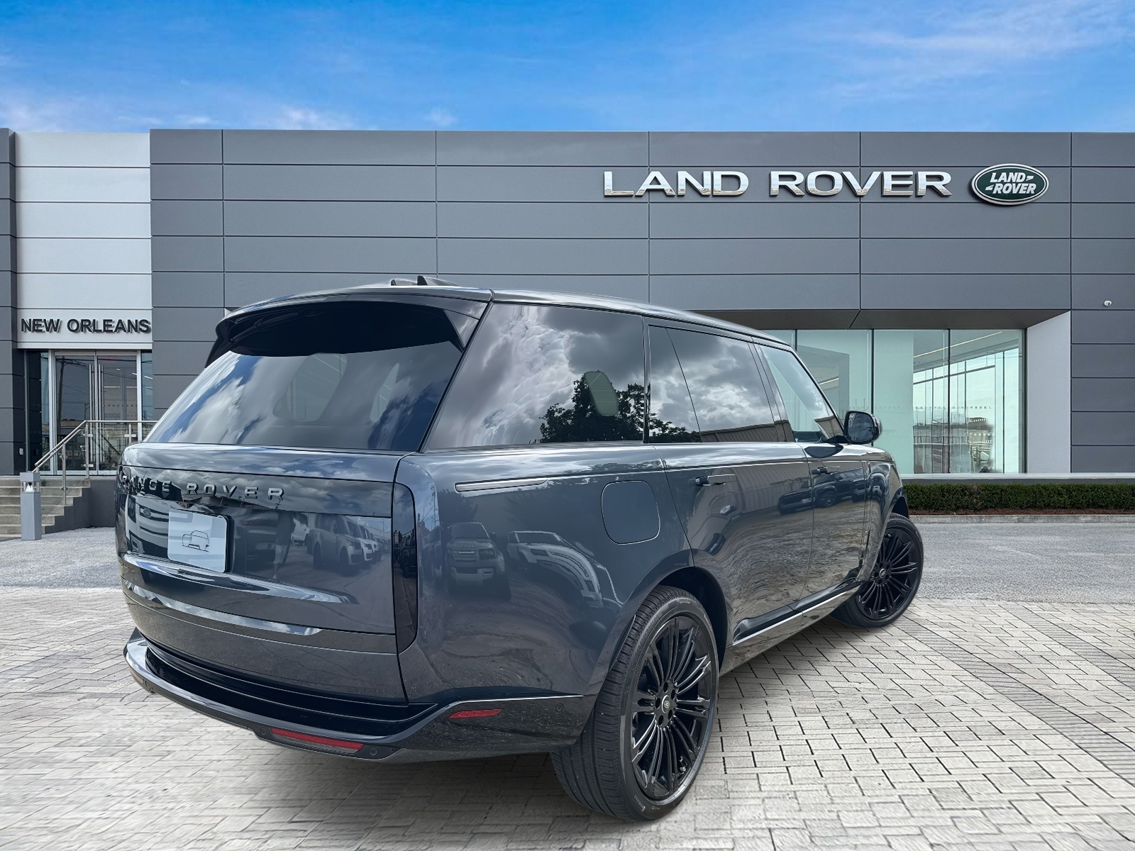 2025 Land Rover Range Rover SE photo 3