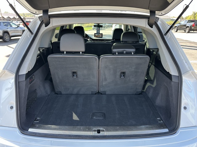 2019 Audi Q7 55 Prestige photo 16