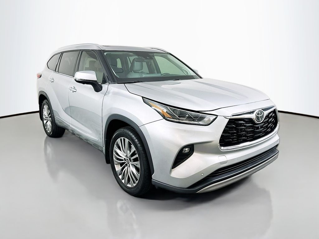 2023 Toyota Highlander Platinum photo 3
