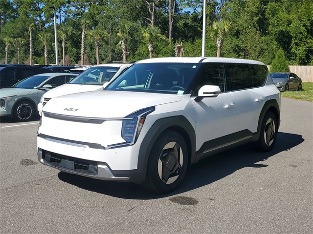 2026 Kia EV9 Light Long Range photo 2