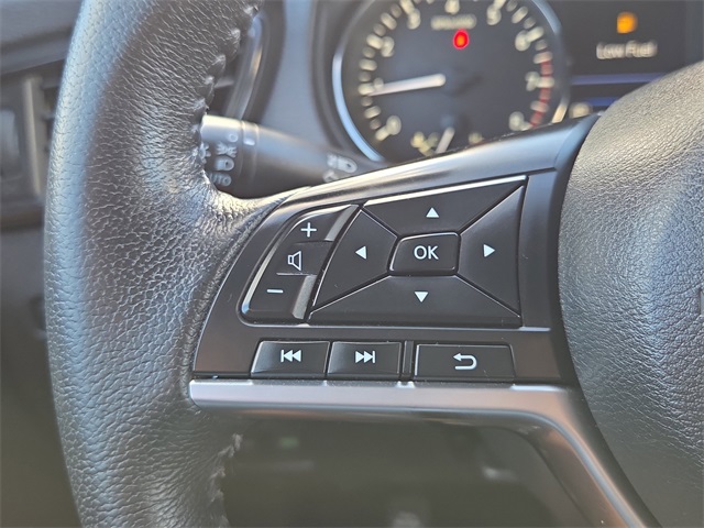 2019 Nissan Rogue S photo 11