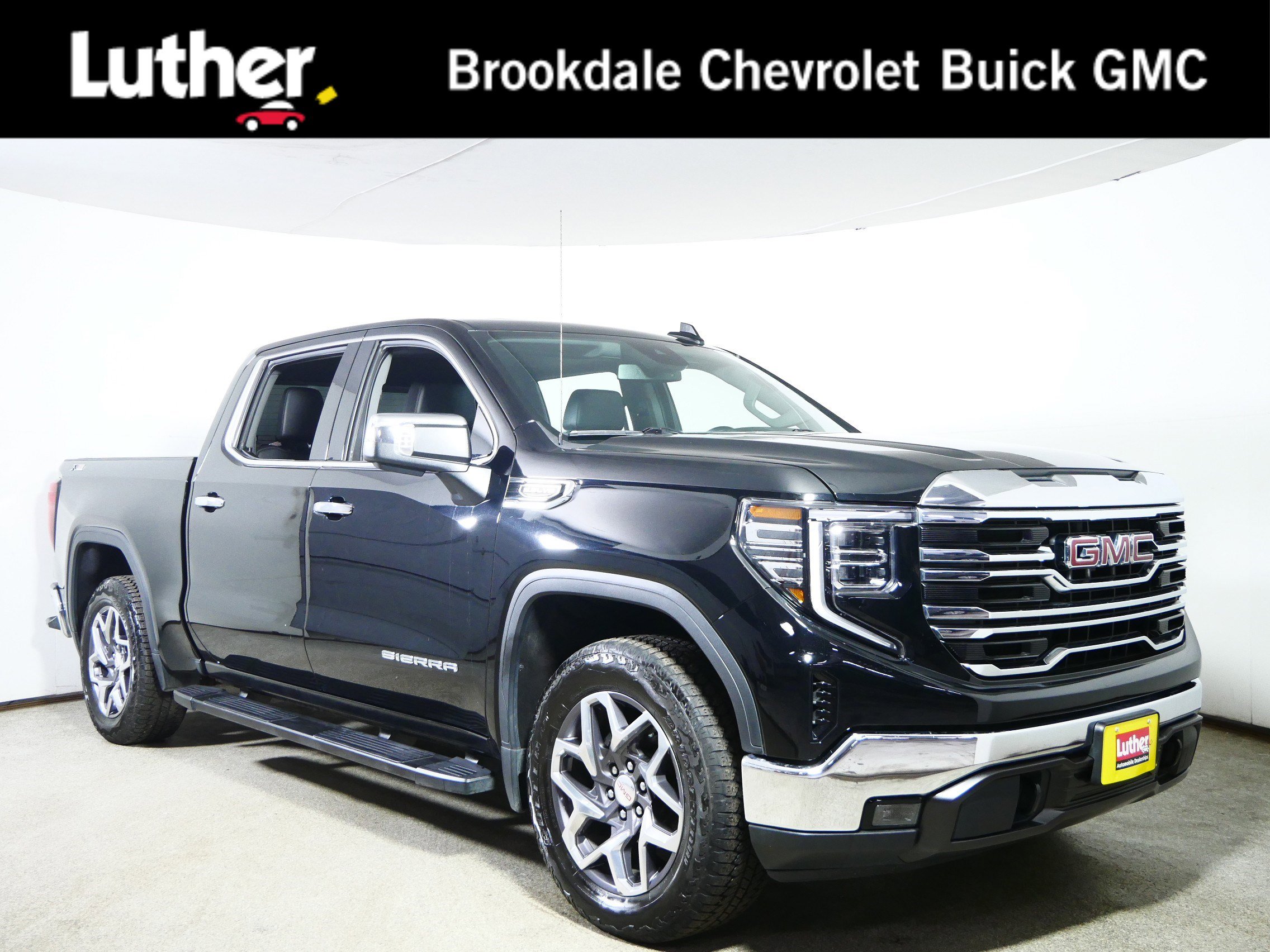 2023 GMC Sierra 1500 SLT's photo