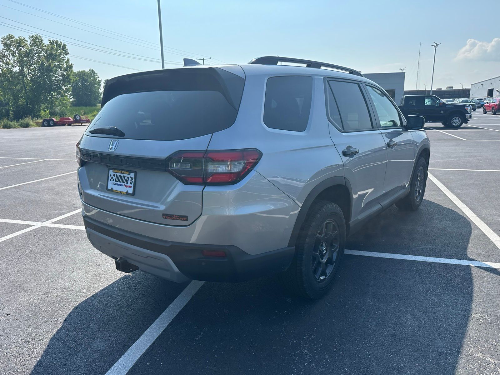 2025 Honda Pilot TrailSport photo 3