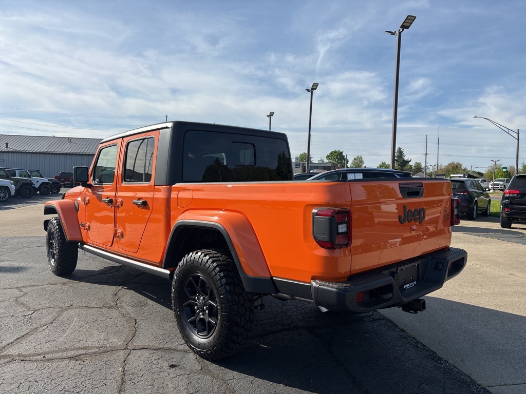 2025 Jeep Gladiator Willys photo 4