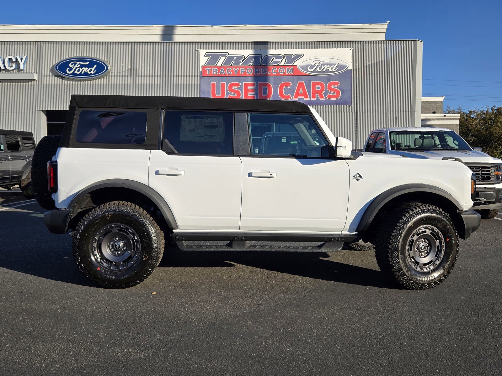 2024 Ford Bronco Outer Banks photo 4