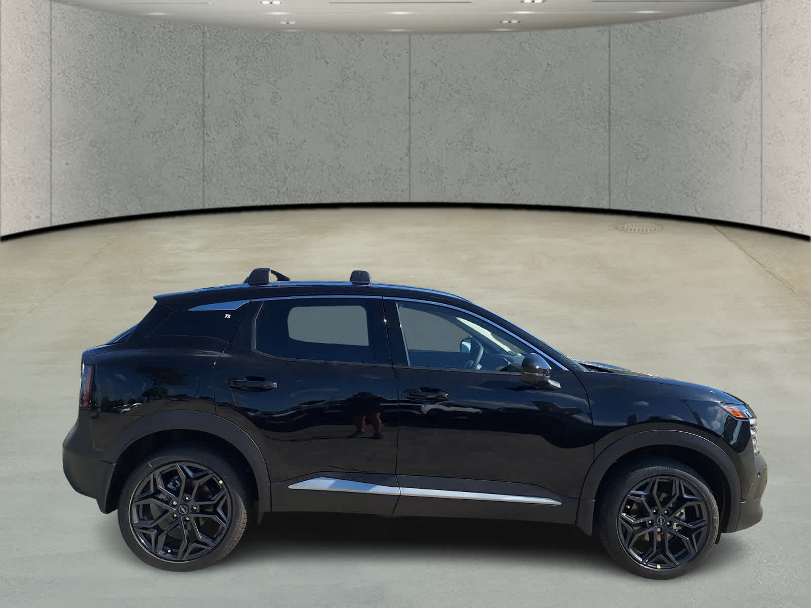 2026 Nissan Kicks SR photo 6