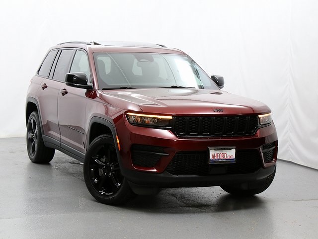 2024 Jeep Grand Cherokee Altitude's photo
