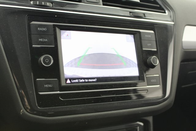 2022 Volkswagen Tiguan S photo 14