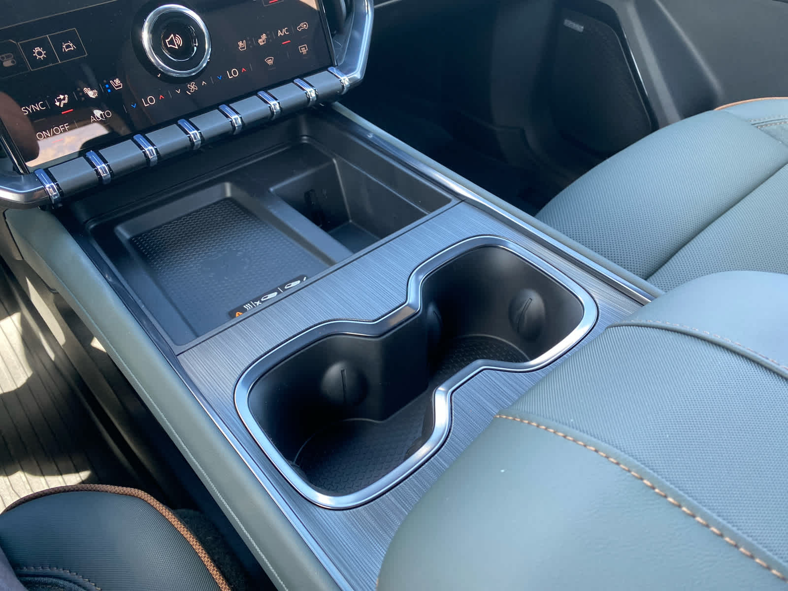 2026 Gmc Acadia AT4 photo 22