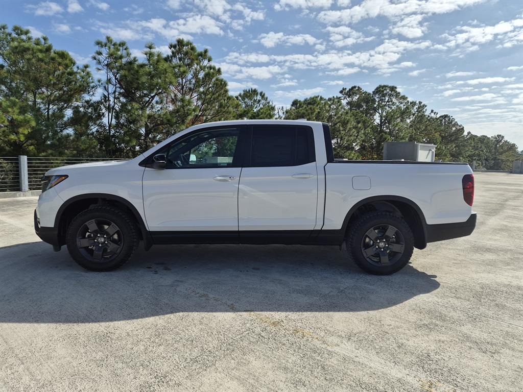 2026 Honda Ridgeline TrailSport photo 3