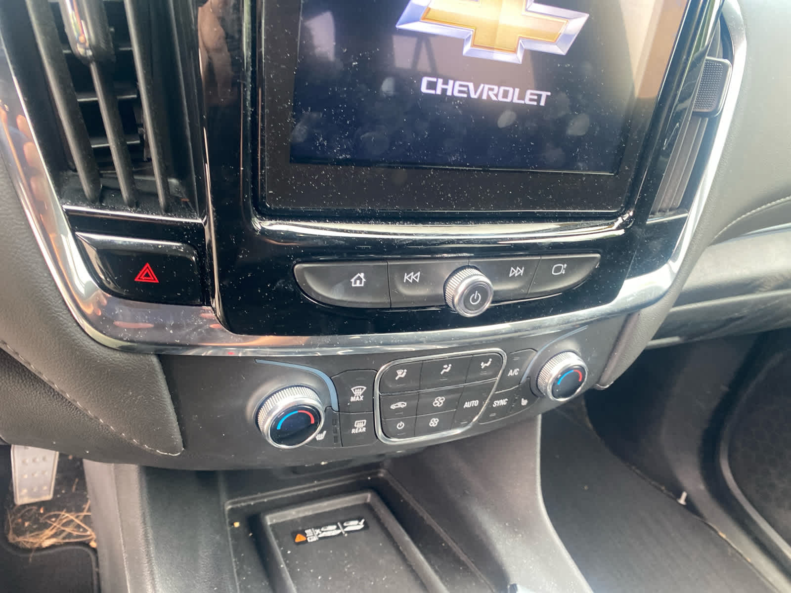 2023 Chevrolet Traverse Cloth photo 3
