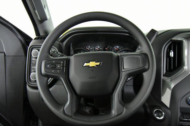 2025 Chevrolet Silverado 1500 photo 2