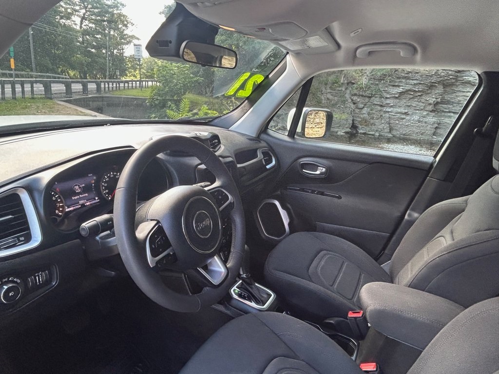 2021 Jeep Renegade Latitude photo 11