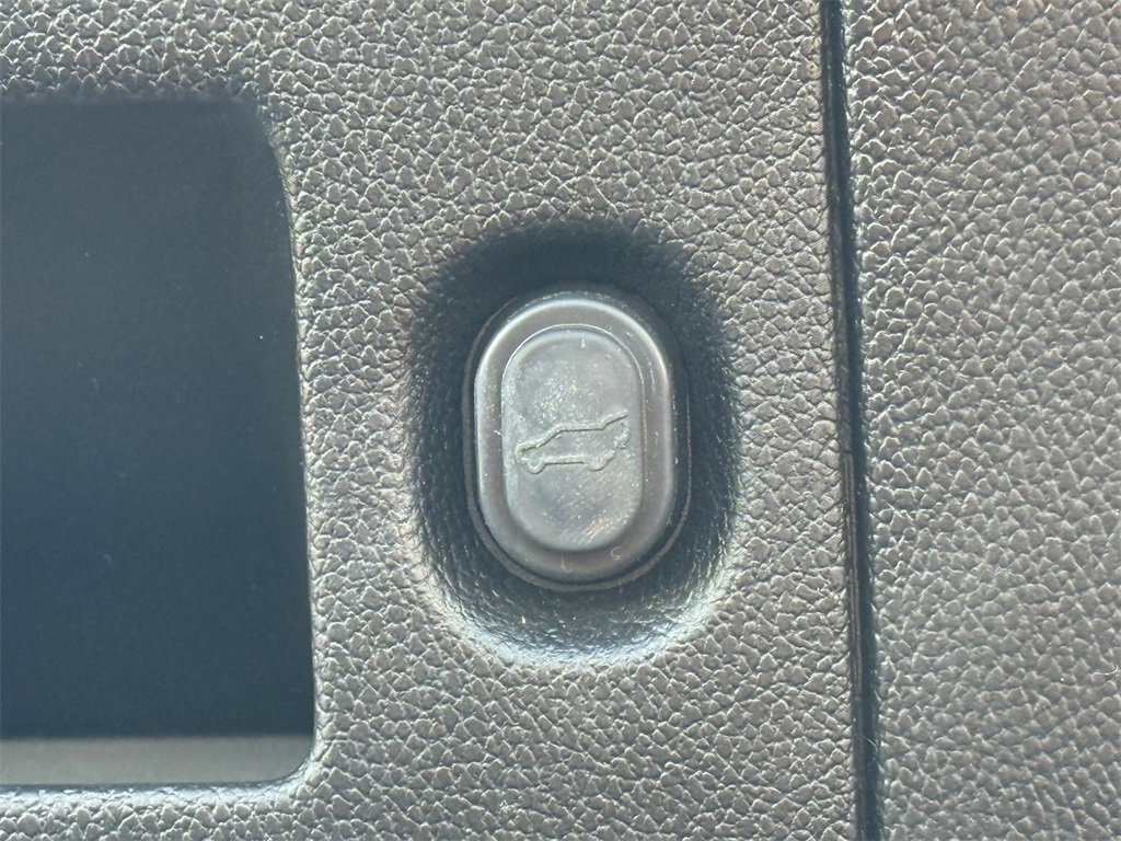 2018 GMC YUKON XL - Image 35