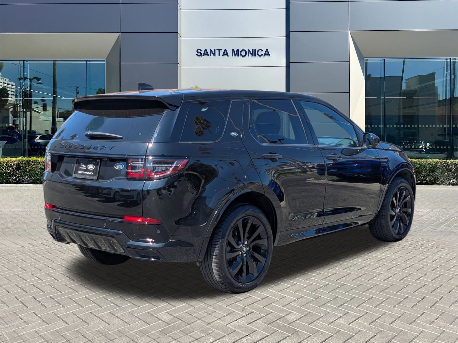 2023 Land Rover Discovery Sport SE R-Dynamic photo 3